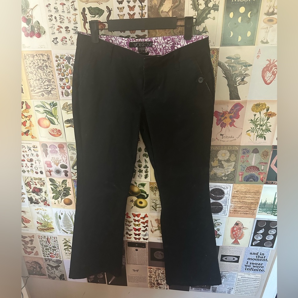 Volcom black loose fitting pants. Womens. Size 3***
